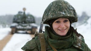 Почему женщины хотят служить в армии добровольно