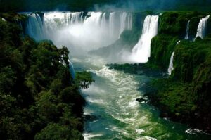  Самый высокий - водопад Игуасу
